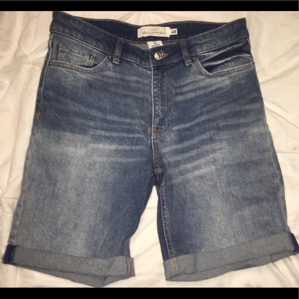 Size 6 💙 H&M L.O.G.G. 💙 Long blue jean shorts